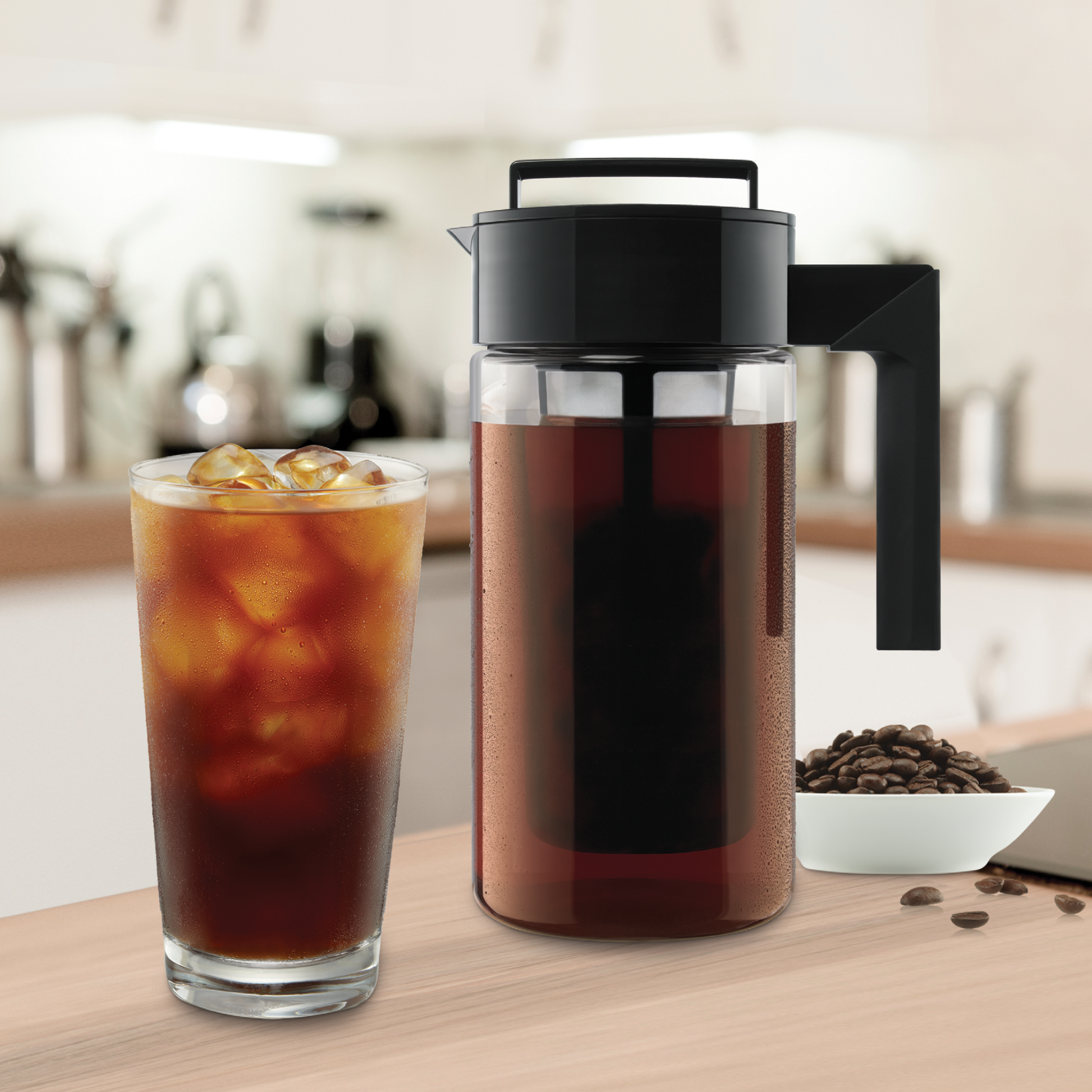 cold-brew-coffee-maker-m8 10310-ColdBrewCoffeeMaker-1qt-lifestyle2.png
