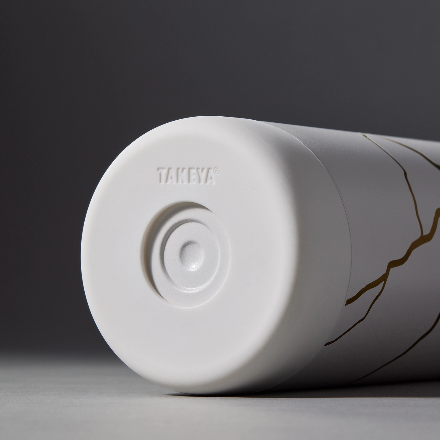 kintsugi-water-bottle-with-straw-lid-q0 51389-TK_HO25_Kintsugi_Takeya9255.png