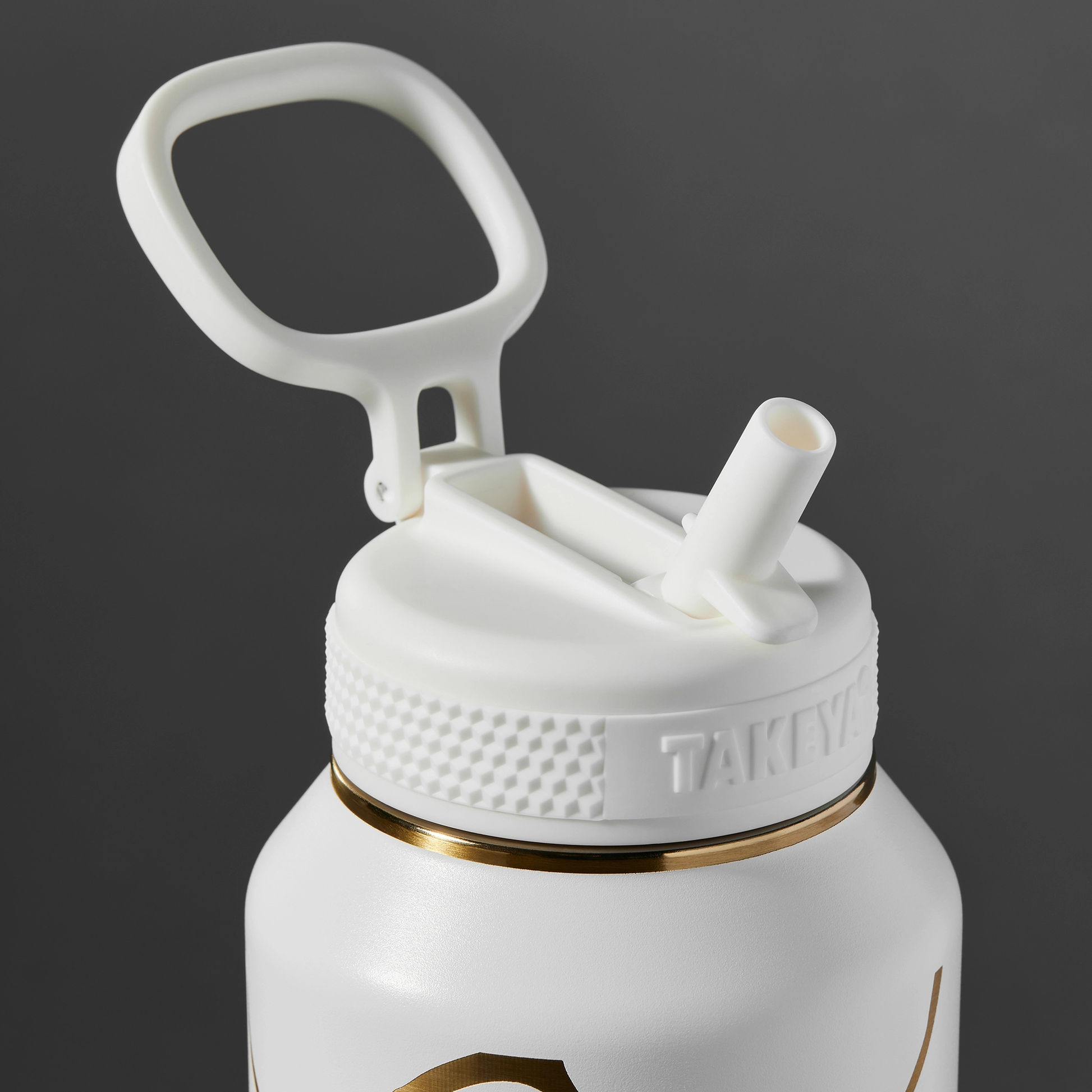 kintsugi-water-bottle-with-straw-lid-q0 51389-TK_HO25_Kintsugi_Takeya9271.png
